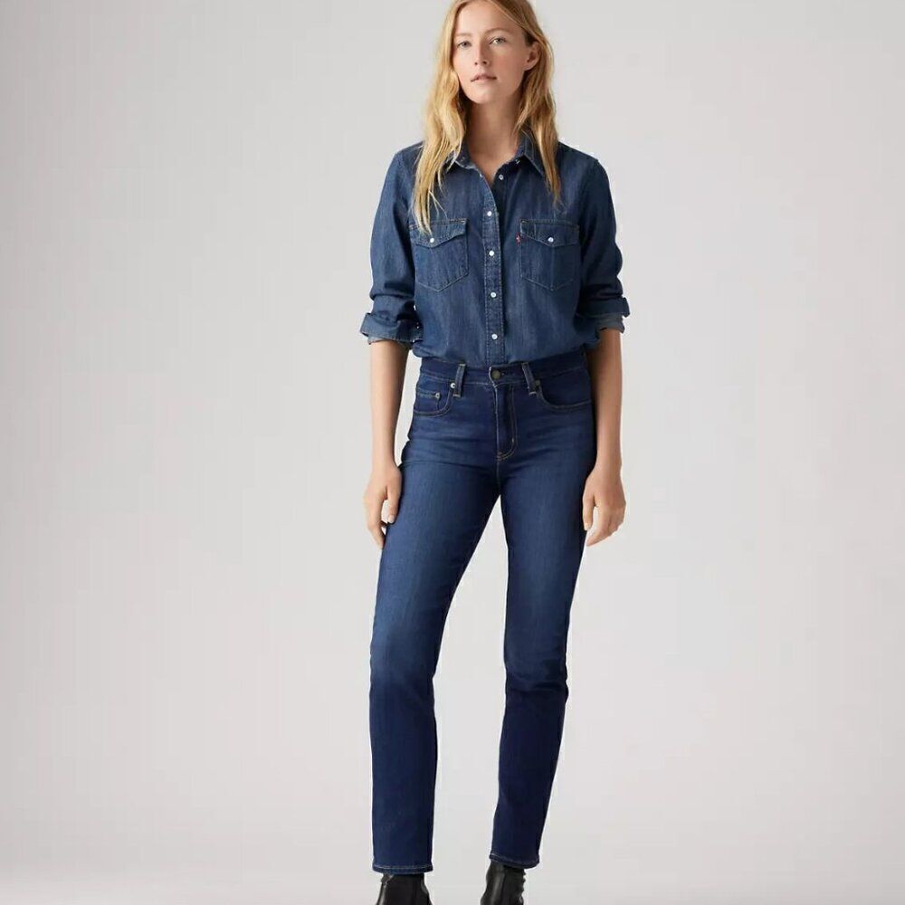 Levi's 724 High Rise Straight Blue Jeans NWOT size 32